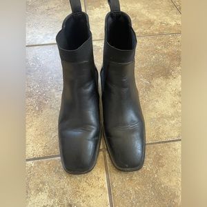 Everlane Italian Leather Square Toe Chelsea Boots size 6.5